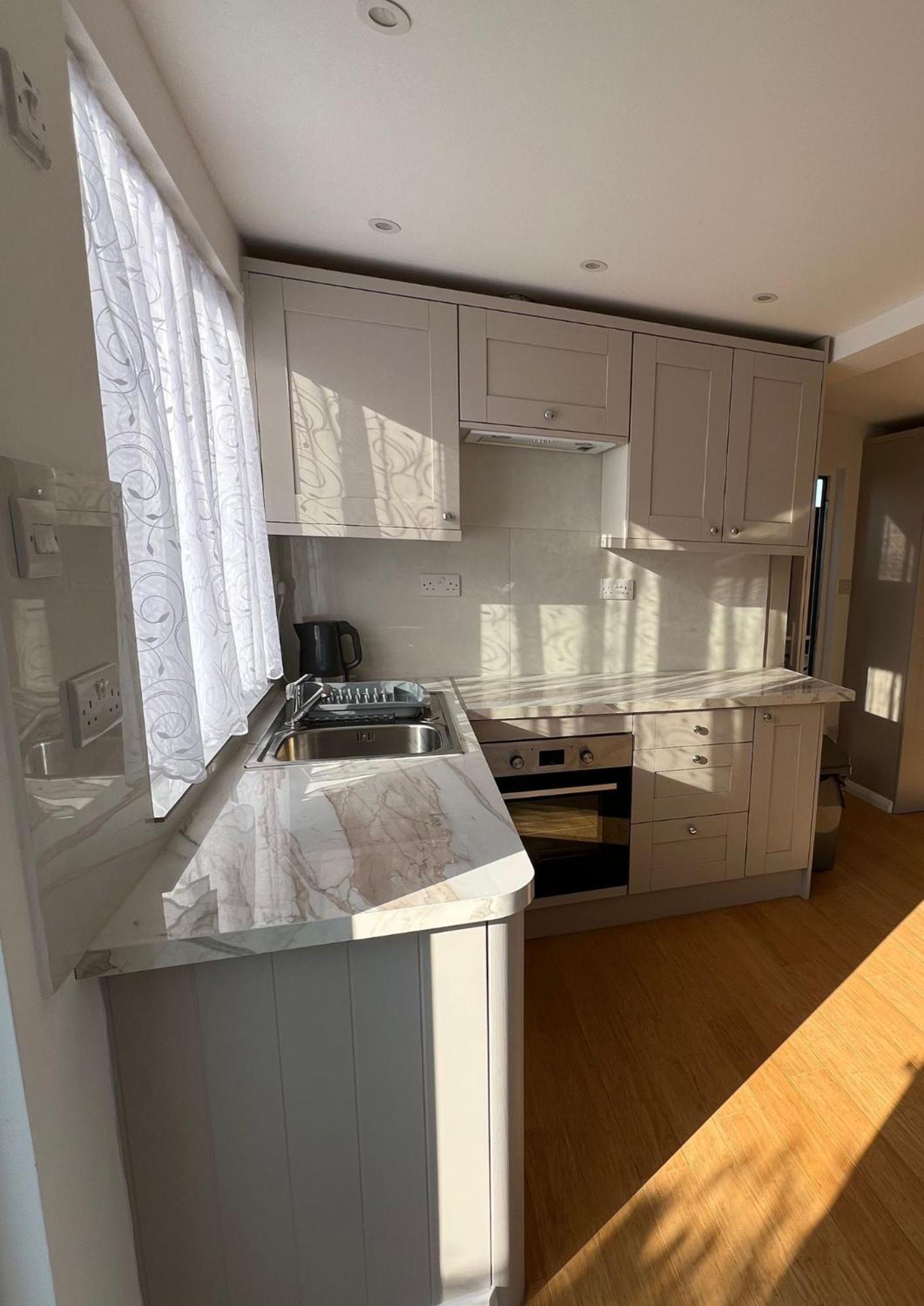 Modern Studio In Greenford, Free Wifi, Parking & Streaming Services Stadtteil Stadtteil Ealing Exterior foto
