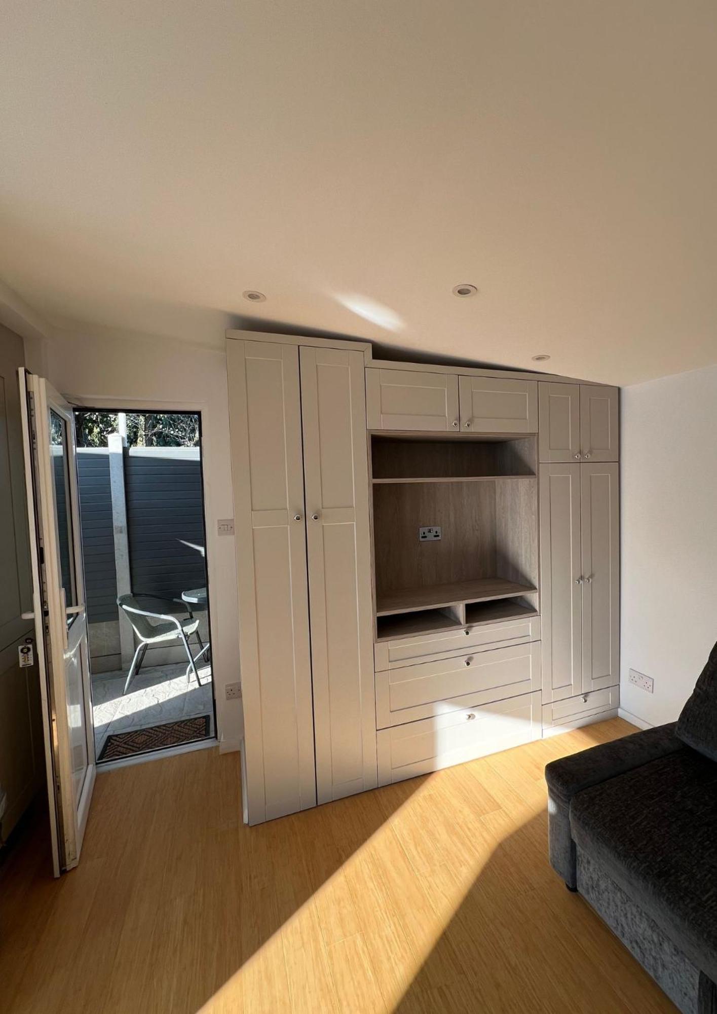 Modern Studio In Greenford, Free Wifi, Parking & Streaming Services Stadtteil Stadtteil Ealing Exterior foto